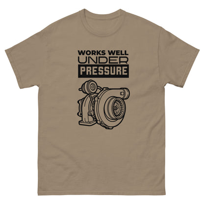 Works Well Under Pressure turbo graphic t-shirt — Marque