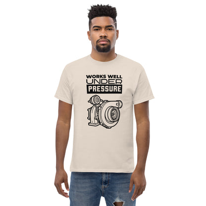 Works Well Under Pressure turbo graphic t-shirt — Marque