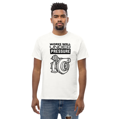 Works Well Under Pressure turbo graphic t-shirt — Marque