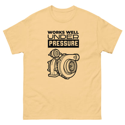Works Well Under Pressure turbo graphic t-shirt — Marque